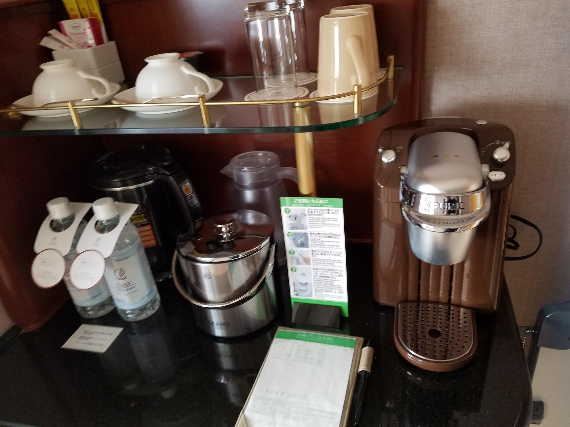 Sapporo Prince Hotel מראה חיצוני תמונה A Nespresso machine in a hotel room