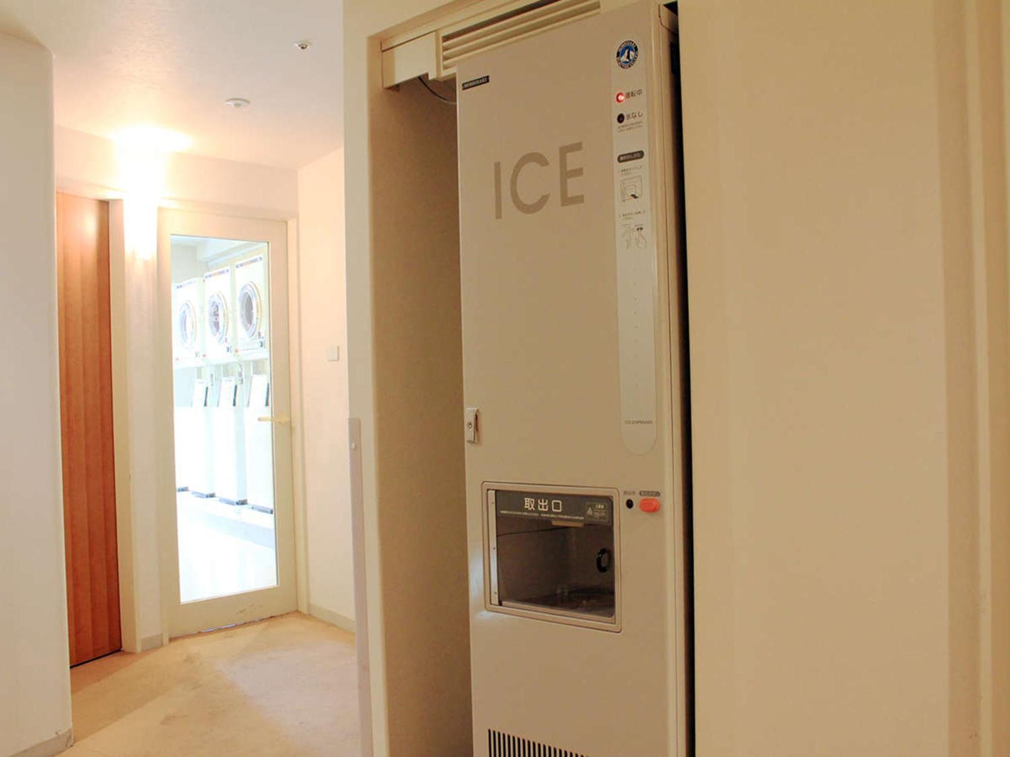 Sapporo Prince Hotel מראה חיצוני תמונה A residential ice vending machine